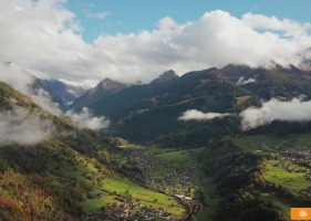 超清晰的4k山里风景，4k山里小镇视频免费下载